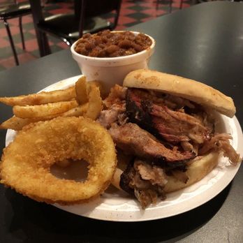 The Pig On Beale - Barbeque Near Me - Memphis, Tennessee