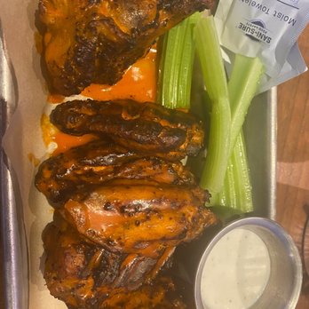 Twin Peaks - 6 Grilled buffalo chicken wings - New American Near Me - Tempe, Arizona