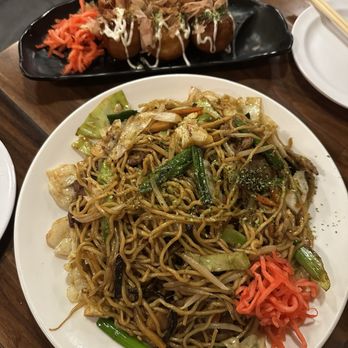 Kouraku - Takoyaki (6pcs) Yakisoba - Japanese Near Me - Los Angeles, California Kouraku - Takoyaki (6pcs) Yakisoba - Japanese Near Me - Los Angeles, California