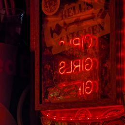 This reflected sign above the jukebox was awesome! This reflected sign above the jukebox was awesome!