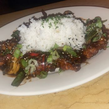 The Cheesecake Factory - Spicy Cashew Chicken - Desserts Near Me - Wayne, New Jersey The Cheesecake Factory - Spicy Cashew Chicken - Desserts Near Me - Wayne, New Jersey