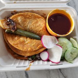 Agave Birrieria - Birreria tacos
