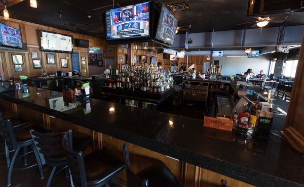 Banners Bar And Grill Visit Now 50 Photos 42 Reviews