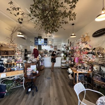 Conversations - Interior - Cafes Near Me - Honolulu, Hawaii Conversations - Interior - Cafes Near Me - Honolulu, Hawaii