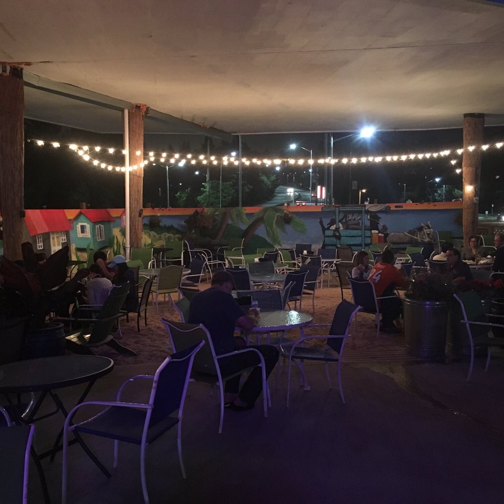 Bongos - Outdoor seating area - Cuban Near Me - Seattle, Washington