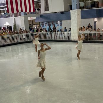 Carousel Oceanfront Hotel & Condos - Ice show - Resorts Near Me - Ocean City, Maryland Carousel Oceanfront Hotel & Condos - Ice show - Resorts Near Me - Ocean City, Maryland