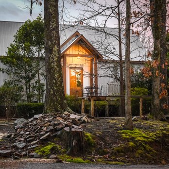 The Nests BnB and Events - The Empty Nest is a separate bedroom/bath suite, closest to the pool. - Bed & Breakfast Near Me - Oxford, Mississippi The Nests BnB and Events - The Empty Nest is a separate bedroom/bath suite, closest to the pool. - Bed & Breakfast Near Me - Oxford, Mississippi