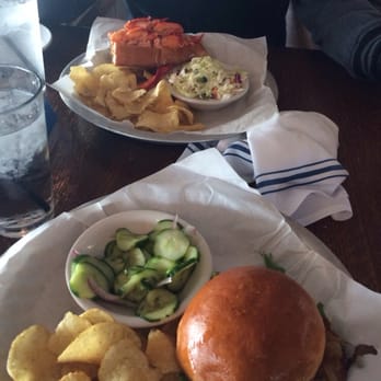Sam's Chowder House - Lobster roll and amazing salmon burger!!!! - Seafood Near Me - Half Moon Bay, California