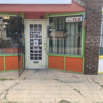 Dorset Market - the front of the store - Grocery Near Me - Springfield, Massachusetts