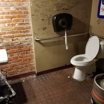 Skinny Slims - One for all, plus a few kegs - Pubs Near Me - Oklahoma City, Oklahoma Skinny Slims - One for all, plus a few kegs - Pubs Near Me - Oklahoma City, Oklahoma