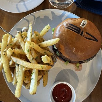 Restaurant 917 - 917 Burger - New American Near Me - Carson, California
