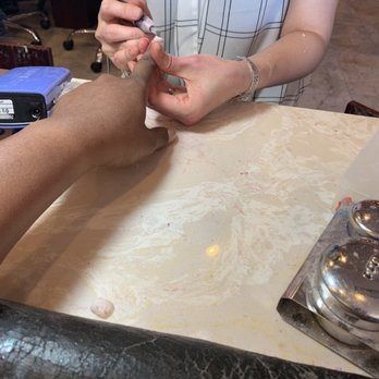 Creative Nails & Spa - Nasty work area - Nail Salons Near Me - Chesterfield, Virginia