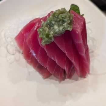 Ezze Sushi - Tuna Sashimi - Sushi Bars Near Me - Glendora, California