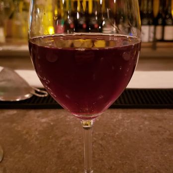 Hélicoptère - Red wine from Mirabel - Canadian (New) Near Me - Montreal, Quebec