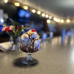 Fort Rock Restaurant & Pub - Tillamook Ice Cream Sundae