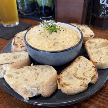 Grain & Grog American Tavern - Crab dip - Sports Bars Near Me - Gainesville, Virginia