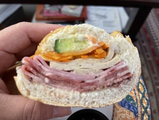 Bánh Mì Ba Lẹ by null