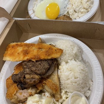 Rainbow Drive-In - Mix Plate Loco Moco Plate - Hawaiian Near Me - Honolulu, Hawaii