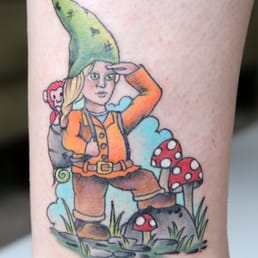 Major props to Malia for this amazing hiker gnome that now lives on my ankle. Major props to Malia for this amazing hiker gnome that now lives on my ankle.