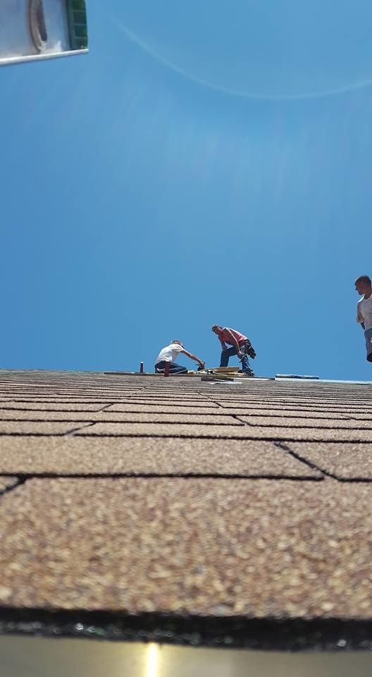 Slide of G&L Roofing