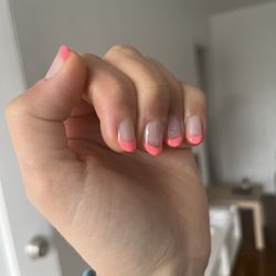Ocean Spa Nails - Gel manicure with colored French tip