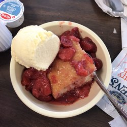 County Line Cafe - Best strawberry shortcake!