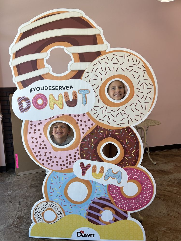 Kay Donuts Logo