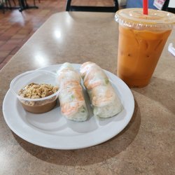 Spring rolls and thai iced tea