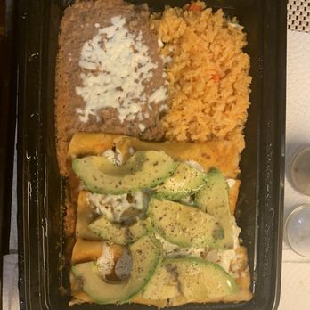 Don Pepe - Red enchiladas plate & I added the avocado myself. - Mexican Near Me - Houston, Texas