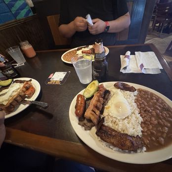 El Rinconcito Colombiano - Badeja Bandeja Paisa o Tipica - Colombian Near Me - West Palm Beach, Florida