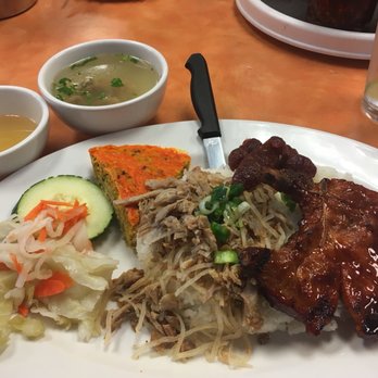 Com Tam Thuan Kieu - 34A: Grilled pork chop and Vietnamese sausage with broken rice (Com Tam) - Vietnamese Near Me - Tucson, Arizona