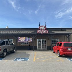 Pizza Ranch - Front of restaurant