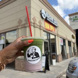 Maestro Coffee - Iced strawberry matcha