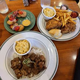 Oxtail Fried chicken Fried tomatoes