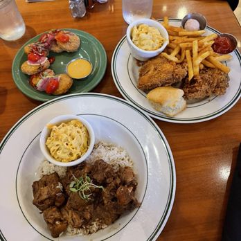 Fixins Soul Kitchen  - Oxtail Fried chicken Fried tomatoes - Soul Food Near Me - Los Angeles, California