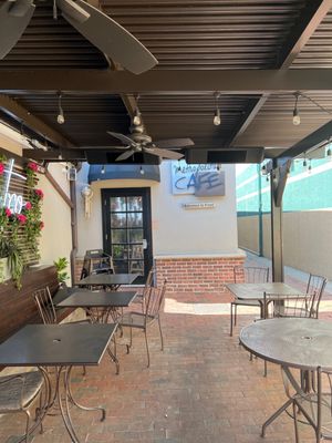 Metropolitan Cafe by null