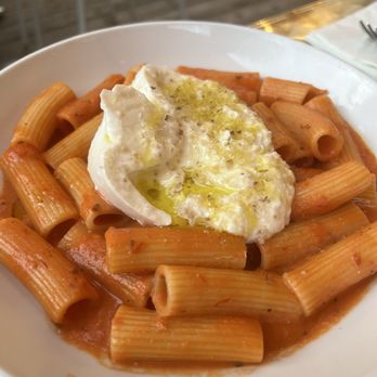 Mira Mira - RIGATONI A LA VODKA - burrata, pimento rosé sauce - Caterers Near Me - Toronto, Ontario Mira Mira - RIGATONI A LA VODKA - burrata, pimento rosé sauce - Caterers Near Me - Toronto, Ontario