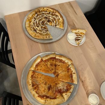 Crispy Edges - 16" Buffalo Chicken Ranch & Cheese Pizzas - Pizza Near Me - Festus, Missouri