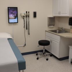 Clinica Medica Familiar - Our staff is always ready to provide you friendly service. Give us a call on 855-505-7467 to schedule an appointment.