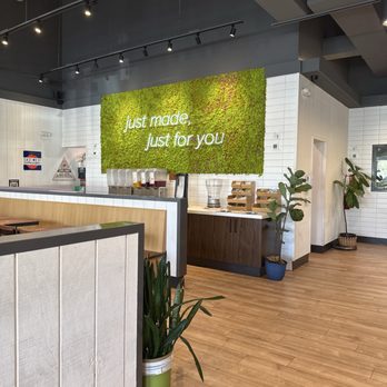 fresh&co - So clean in here !! - Salad Near Me - Orlando, Florida fresh&co - So clean in here !! - Salad Near Me - Orlando, Florida