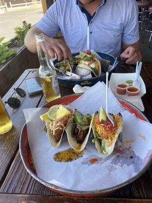 Taco diVino by null