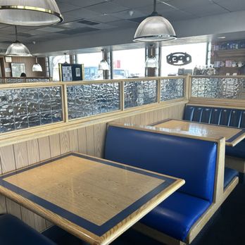 Roadhouse Restaurant - American Near Me - Boron, California