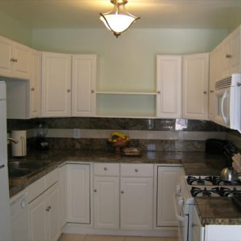 Ken Seeley Communities - Kitchen at the Alexander - Rehabilitation Center Near Me - Palm Springs, California Ken Seeley Communities - Kitchen at the Alexander - Rehabilitation Center Near Me - Palm Springs, California