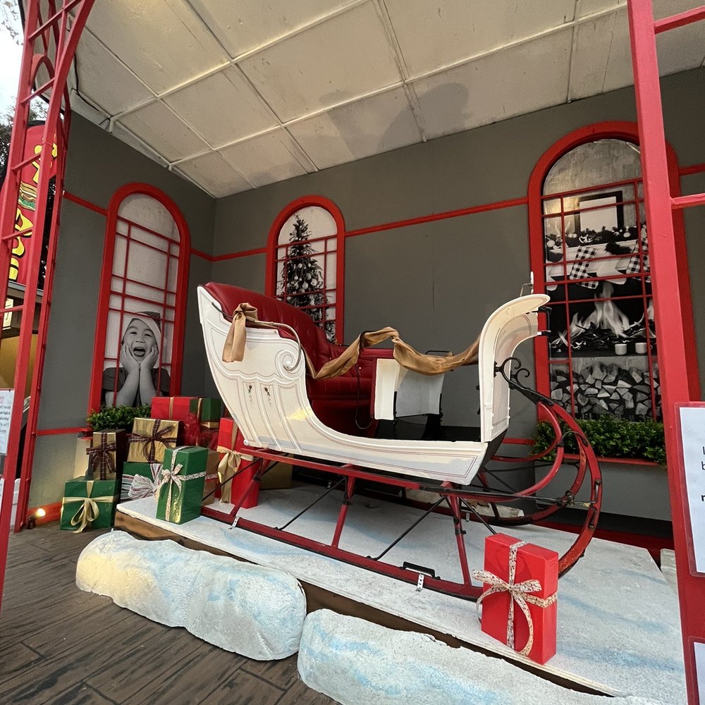 Christmas In The Park - Santa's Sleigh - Festivals Near Me - San Jose, California