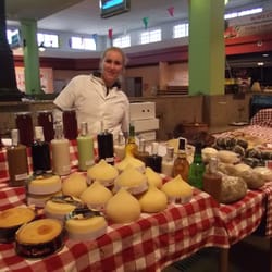 Mercado Municipal de O Grove - Noch eine weitere charmante Käseverkäuferin