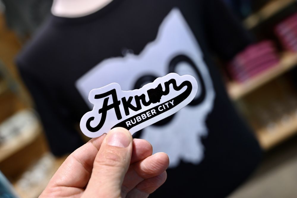 CLE Clothing - Summit Mall Logo