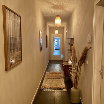 Schön & Wohl - Flur zu den 3 Behandlungsräumen - Massage Near Me - Hamburg, HH