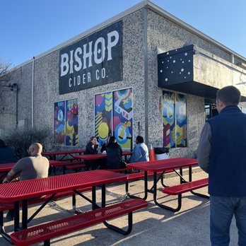 Cidercade Dallas - Outside - Cideries Near Me - Dallas, Texas Cidercade Dallas - Outside - Cideries Near Me - Dallas, Texas