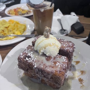 Honeybear Cafe - Churro French Toast - Breakfast & Brunch Near Me - Chicago, Illinois