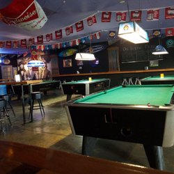 Froggie's Pub & Grill - Whole gotta pool tables